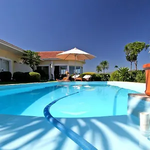 Somerset Sights Bed & Breakfast